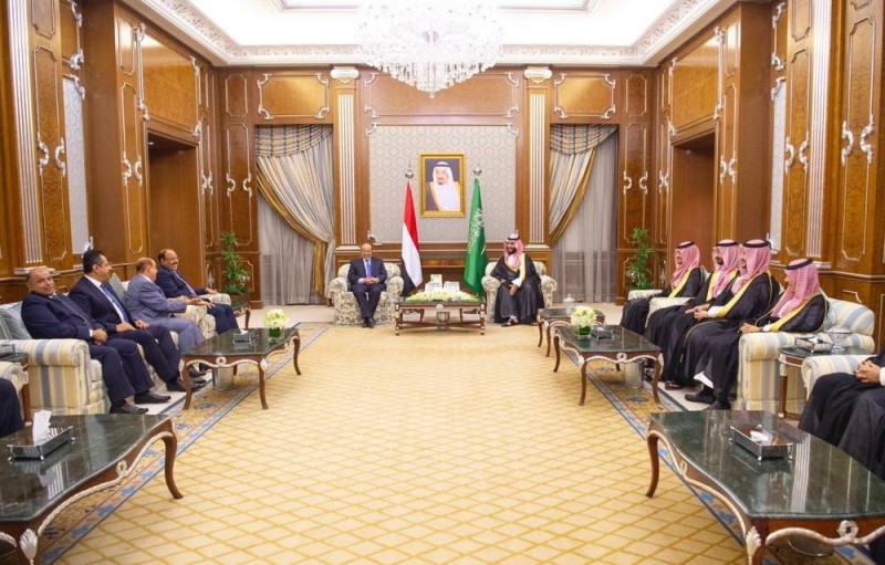 ولي العهد يجتمع مع الرئيس اليمني