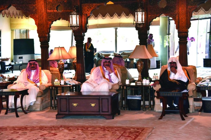 الأمير محمد بن فهد يقيم مأدبة غداء