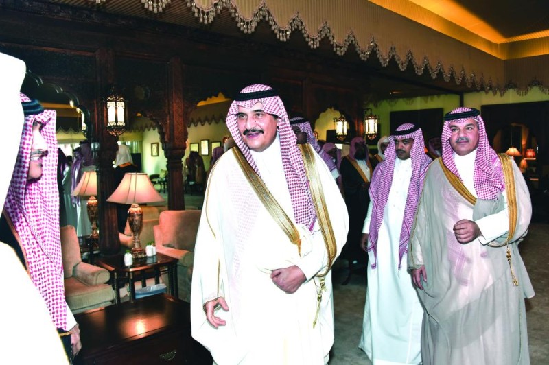 الأمير محمد بن فهد يقيم مأدبة غداء