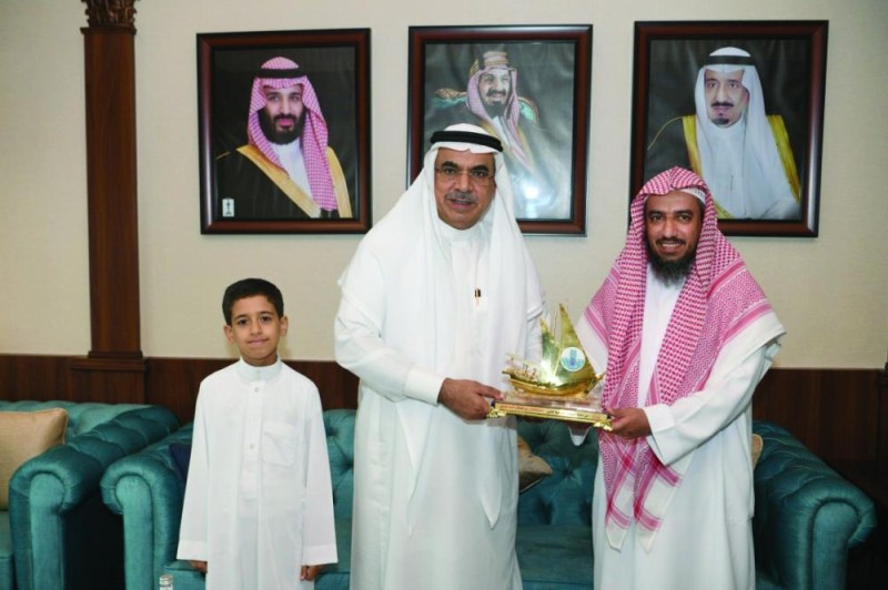 أمين الشرقية يكرم «الهاجري»