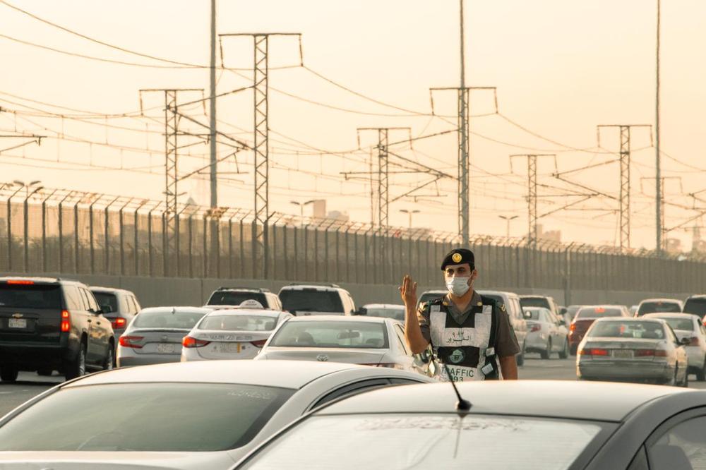 مرور الجوف يحذر قائدي المركبات من الأمطار