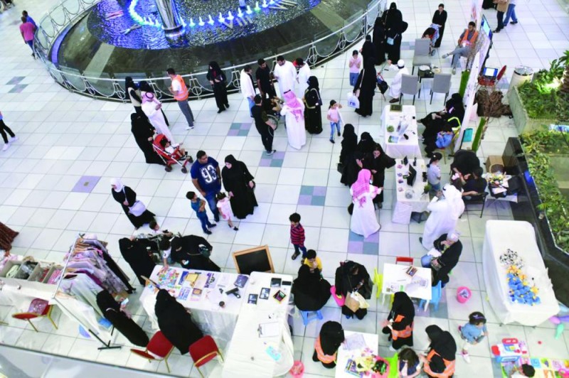 7 آلاف زائر في معرض لدعم الأسر المنتجة بالخبر