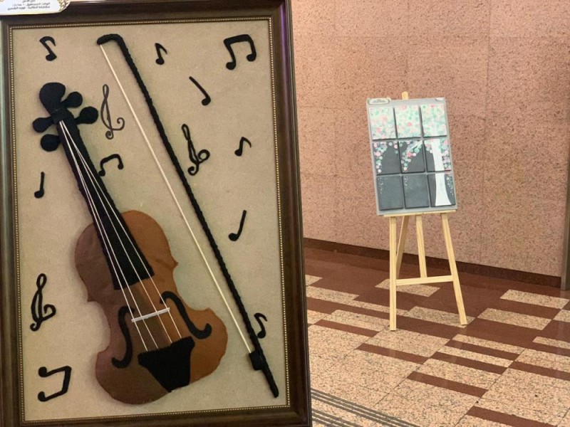 افتتاح معرض «عناقيد» في دار «اليوم»