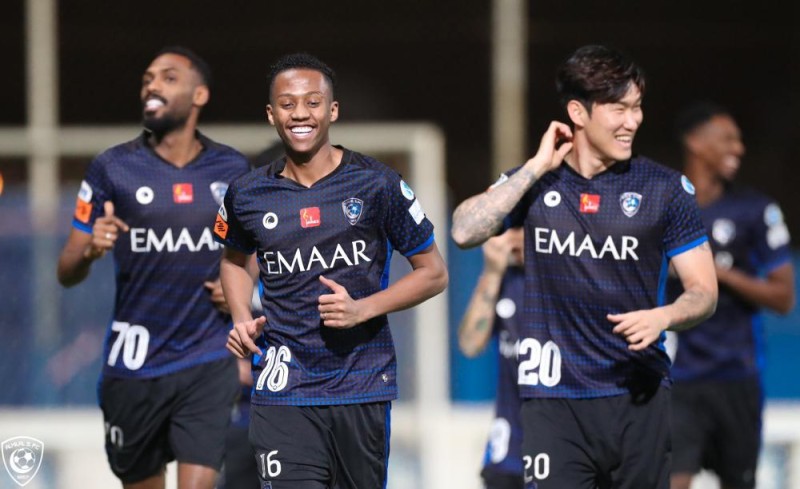 الهلال يعسكر في طوكيو بكامل لاعبيه