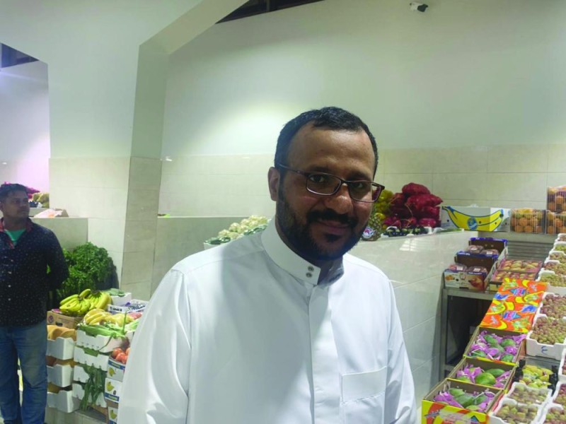 «العمل»: سعودة الأسواق المركزية للخضار والفواكه قيد الدراسة