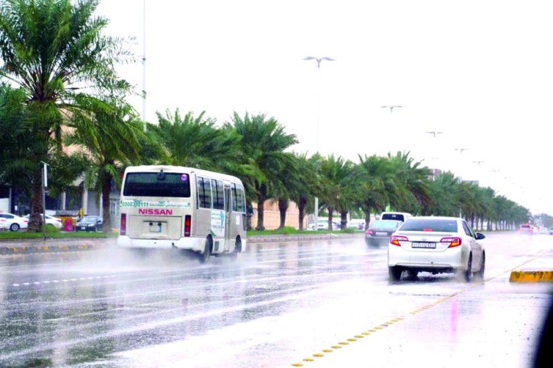 أمطار على حفر الباطن والمراكز التابعة لها