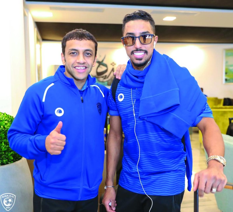 الهلال يضيء في طوكيو
