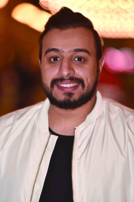 60 ألفا ينثرون الورود في العوامية
