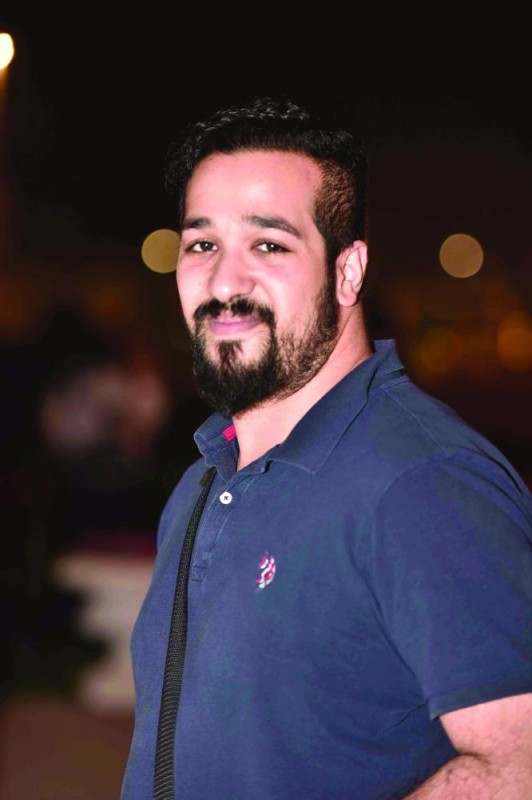 60 ألفا ينثرون الورود في العوامية