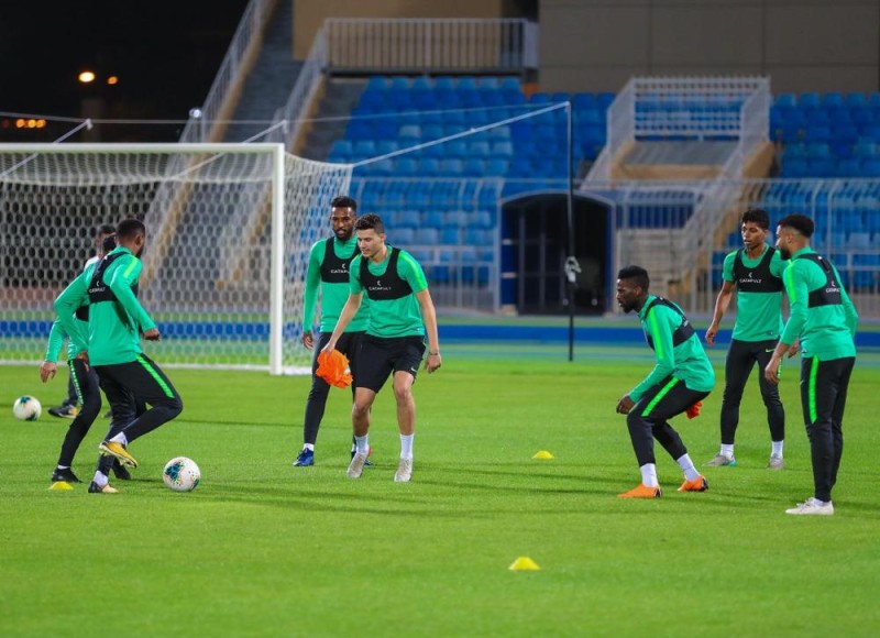 ألم الركبة يعاود مادو قبل مواجهة باراجواي