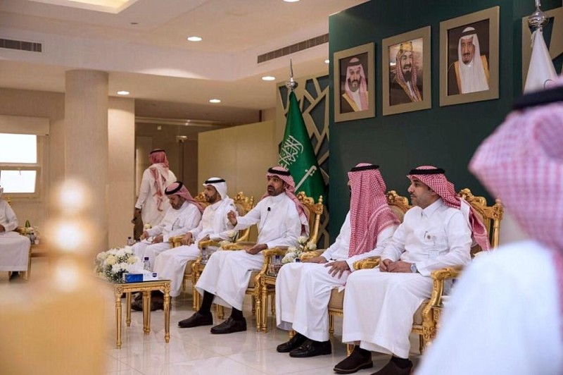 وزير العمل يكشف تفاصيل إطلاق «التأشيرات الفورية»