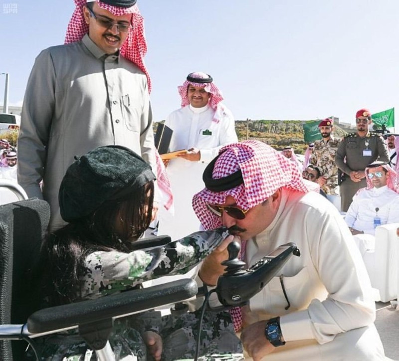 أمير عسير: المملكة تقدر روادها الأبطال