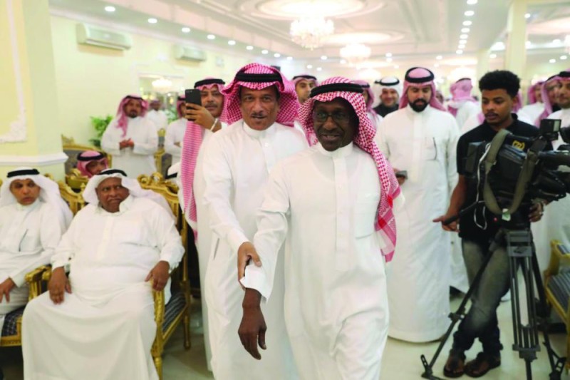 اعتذارات وابتسامات أعادت السعادة للاتفاق