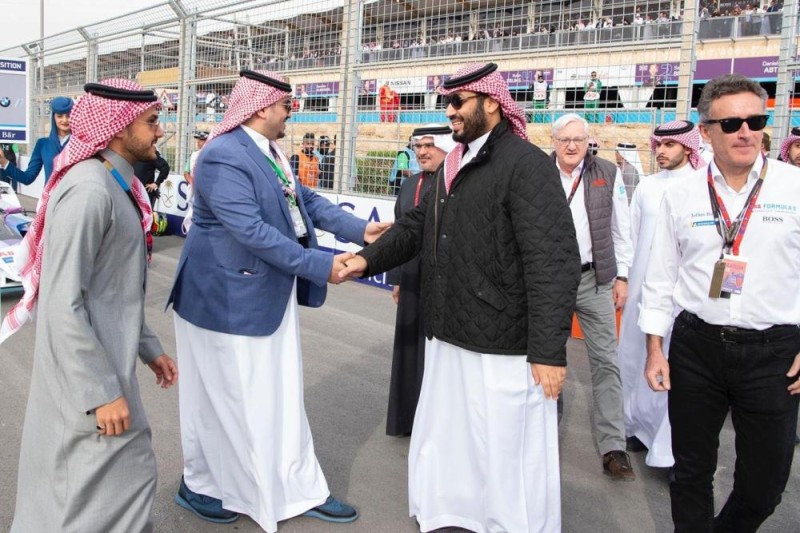 ولي العهد يشهد انطلاق «فورمولا إي» بالدرعية