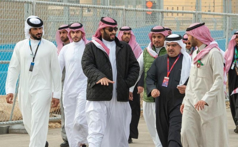 ولي العهد يشهد انطلاق «فورمولا إي» بالدرعية