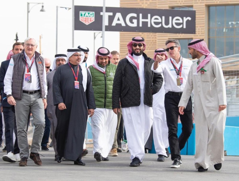 ولي العهد يشهد انطلاق «فورمولا إي» بالدرعية