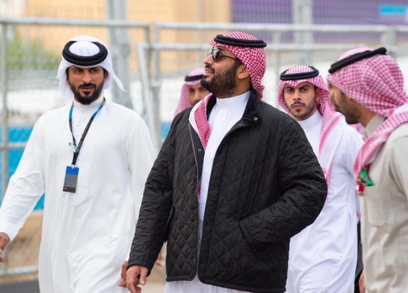 ولي العهد يشهد انطلاق «فورمولا إي» بالدرعية