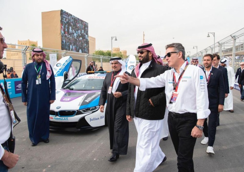 ولي العهد يشهد انطلاق «فورمولا إي» بالدرعية