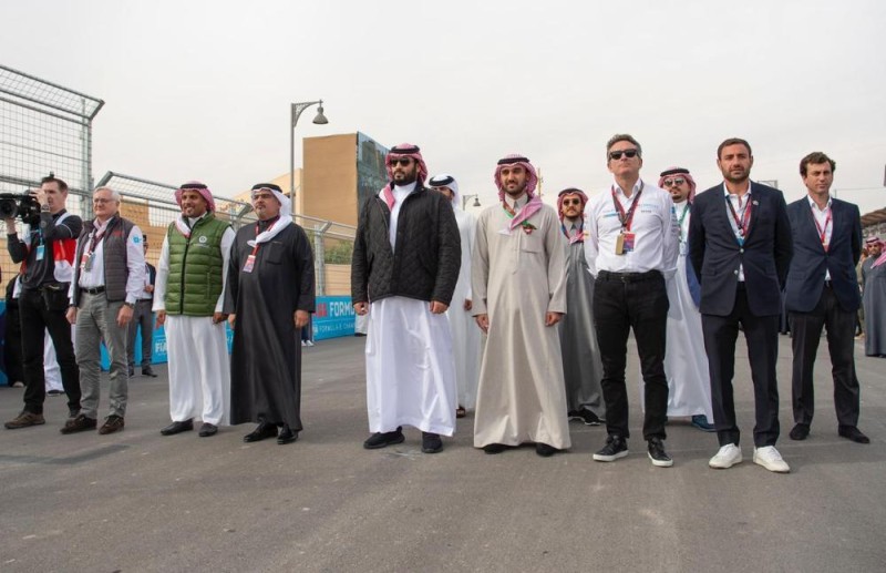 ولي العهد يشهد انطلاق «فورمولا إي» بالدرعية