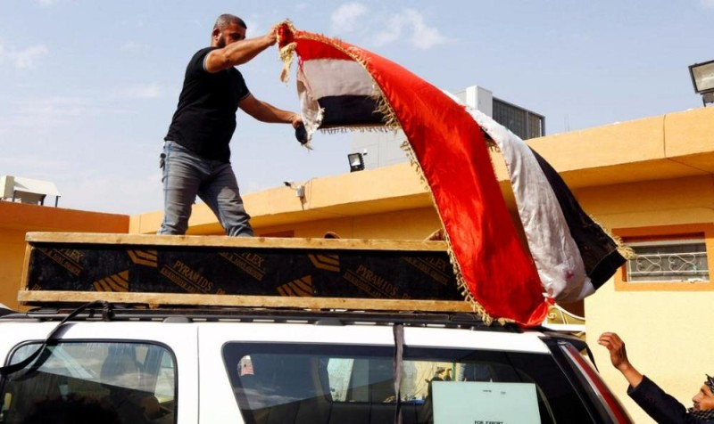 مقتل 6 متظاهرين وإصابة 158 بالبصرة وذي قار