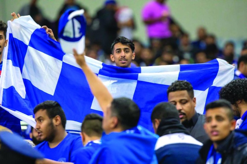 احتفالات ومسيرات زرقاء في اليابان