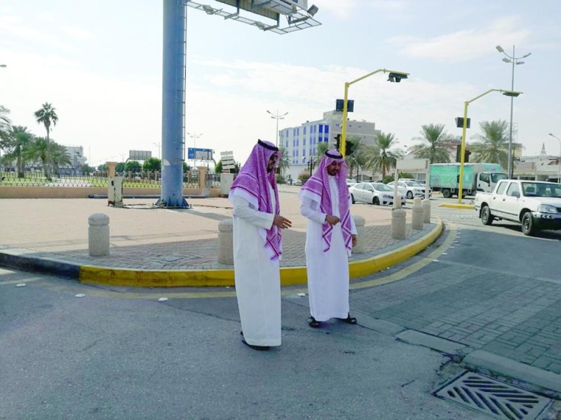 تجفيف مواقع تجمع الأمطار ببقيق