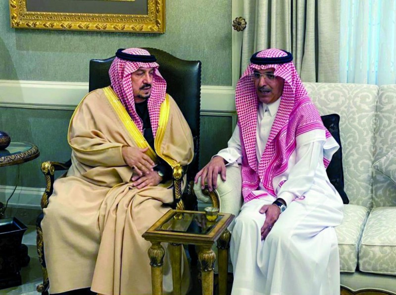 يعزي وزير المالية في وفاة أخيه