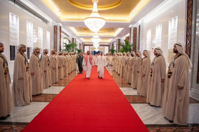 ولي العهد يغادر الإمارات
