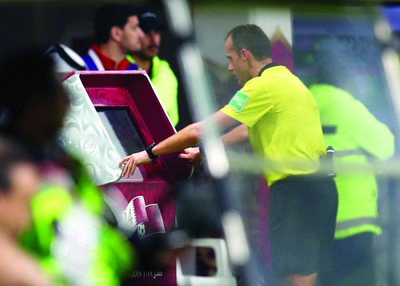 المنتخبات تطالب بتفعيل (الفار)