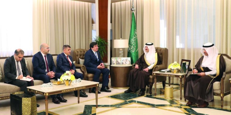 أمير الشرقية يلتقي بالسفير التركي لدى المملكة