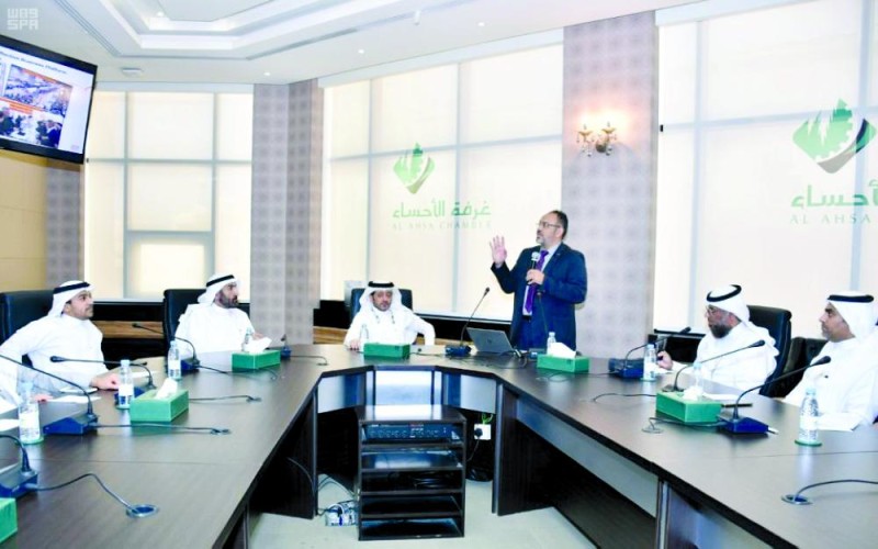 وفد من هونج كونج يبحث الفرص الاستثمارية بالأحساء