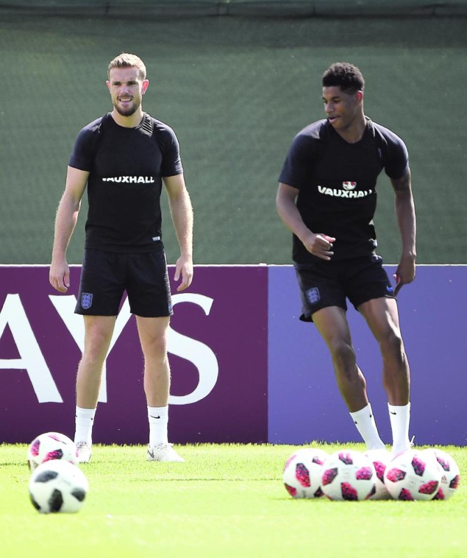 إنجلترا تواجه إيطاليا وديا في مارس