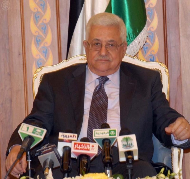 «عباس» يحيي موقف المملكة الثابت تجاه فلسطين