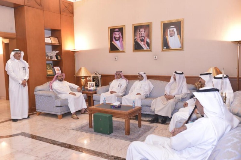 محافظ القطيف يطلع على مشروعات «سيهات»