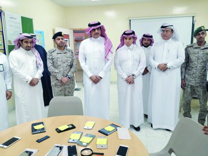 تدريب 250 طالبا على «صيانة الجوالات» بالجبيل