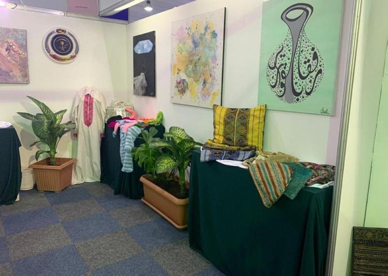 بالصور.. إبداعات سجون مكة تزين «جدة للكتاب»