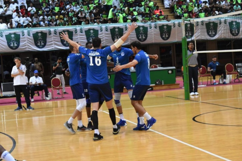 الهلال يحسم صدارة «الطائرة» بالفوز على الأهلي