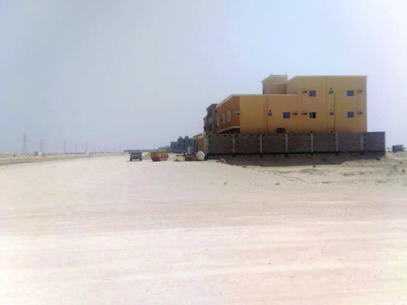 ضاحية الجبيل بدون مياه وصرف صحي