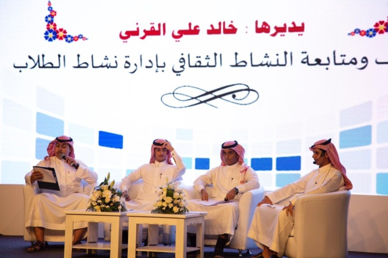 موهوبو تعليم جدة ينثرون إبداعهم شعرا في معرض الكتاب