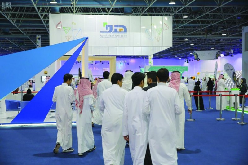 8600 منشأة صغيرة تطرح مشروعات في «فرصة»