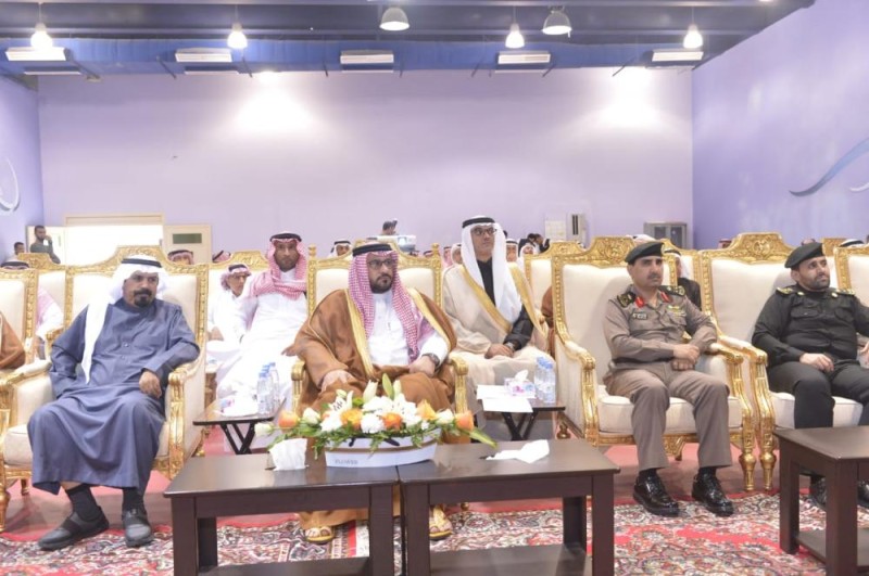 محافظ القطيف يطلع على منجزات نادي السلام بالعوامية