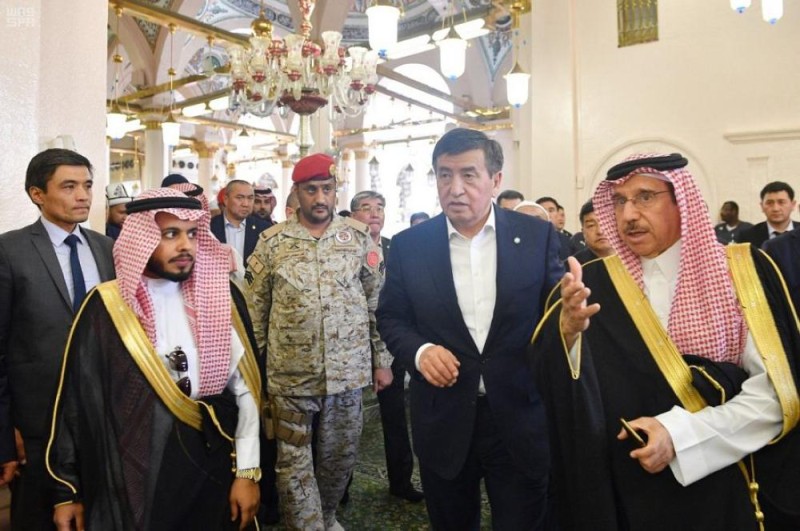 رئيس الجمهورية القيرغيزية يزور المسجد النبوي