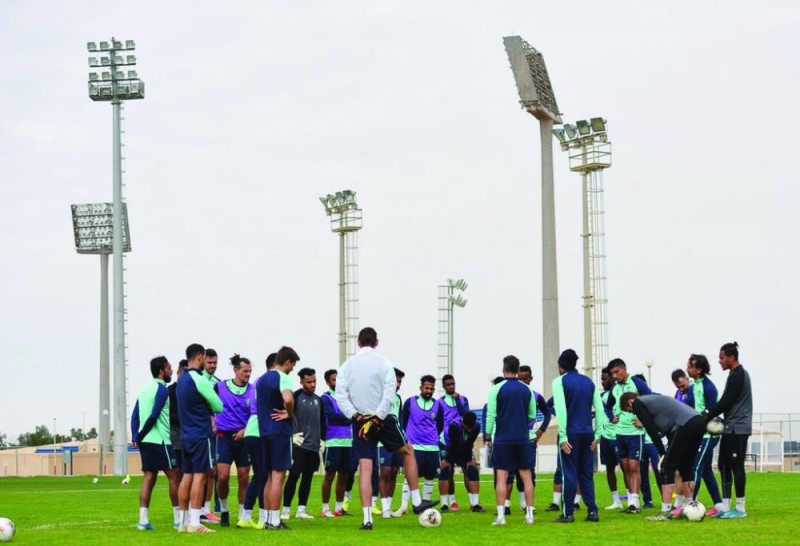 الفتح يتدرب ظهرا استعدادا للحزم