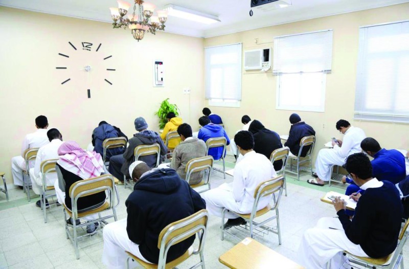 هموم الطلبة كثيرة.. والقلق واحد