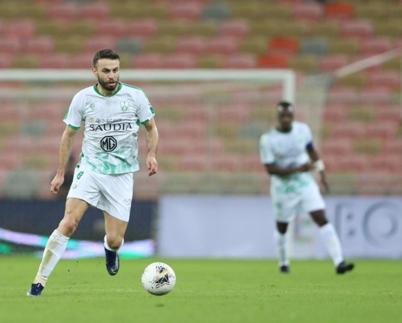 الأهلي لوصافة الدوري بعد فوزه على ضمك بخماسية