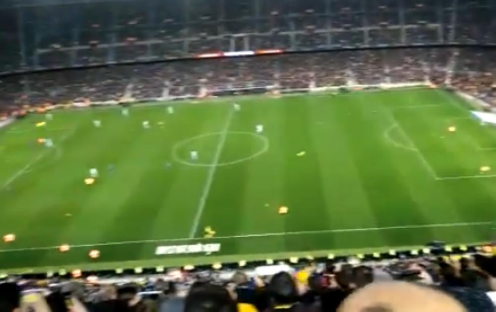 الاتحاد الاسباني يعاقب برشلونة بسبب جمهوره