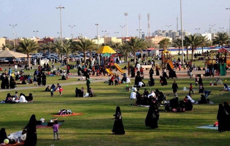 إعادة 54 طفل تائه لذويهم بكورنيش الدمام 