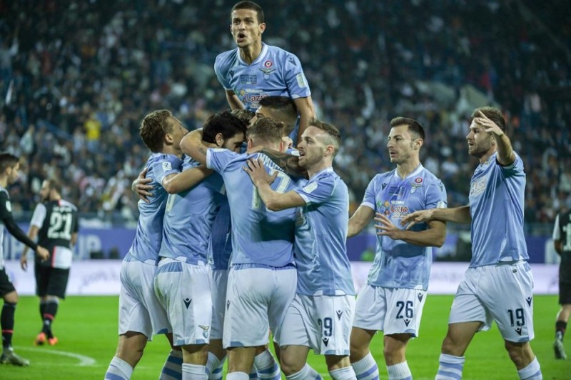 الوطن دائماً البطل .. لاتسيو بالسوبر احتفل