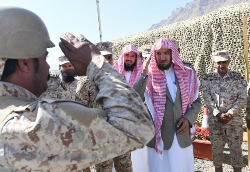 بالصور.. عضو «كبار العلماء» يزور المرابطين بالحد الجنوبي