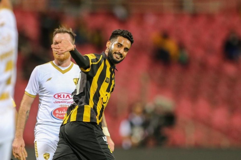 «الاتحاد» يخطف تعادلاً صعبًا من «الفتح» 